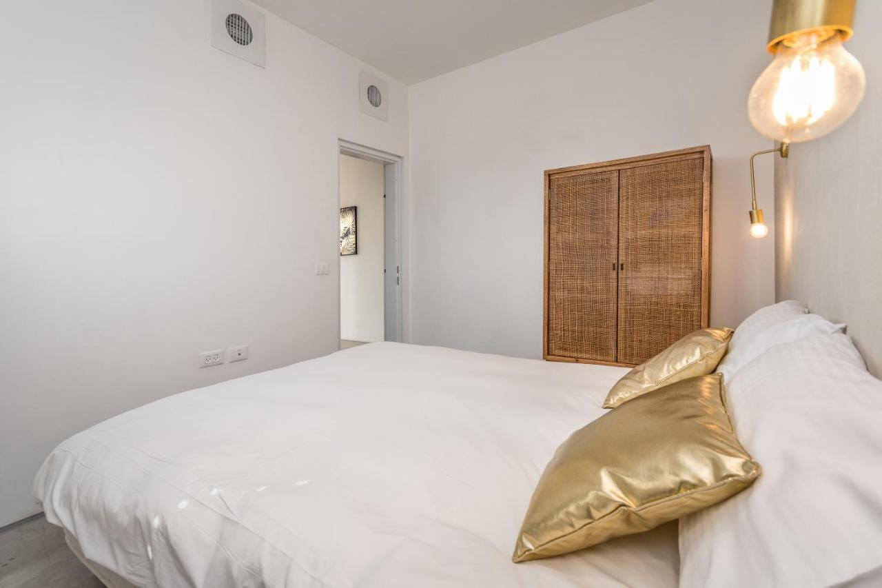Trendy And Cosy Apartment / Balcony テル・アビブ エクステリア 写真